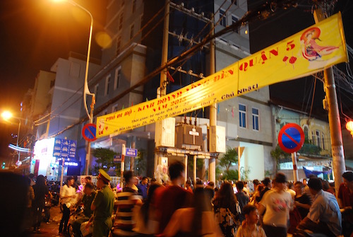 Phố lồng đèn rực rỡ đón Trung thu ảnh 11